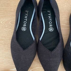 Women’s Rothy’s Pointed Toe Size: 10 Slip On Black Flat Shoes